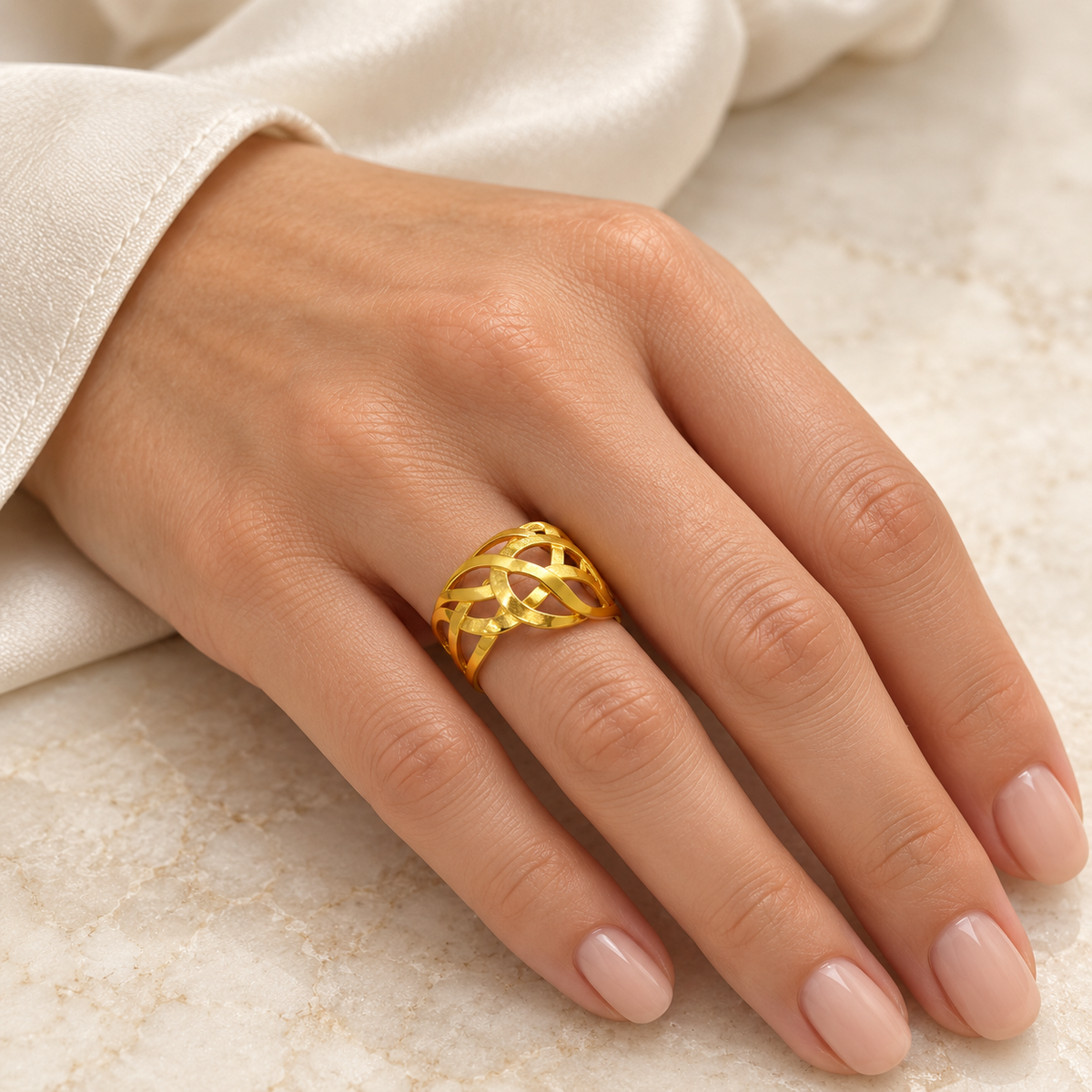 9K Gold Interwoven Ring Size 16