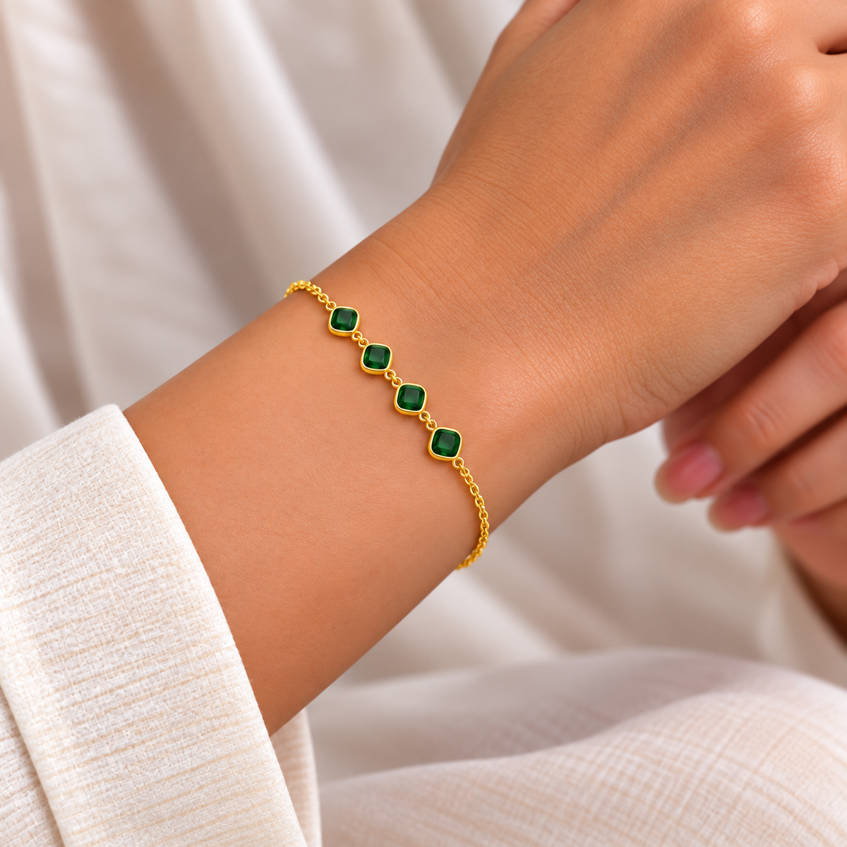 18K Emerald Elegance Four Stone Gold Bracelet 2.810Gram