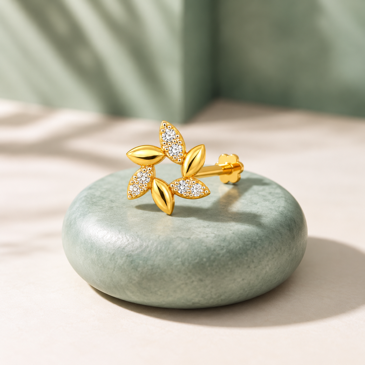 Gold Floral Diamond Nosepin