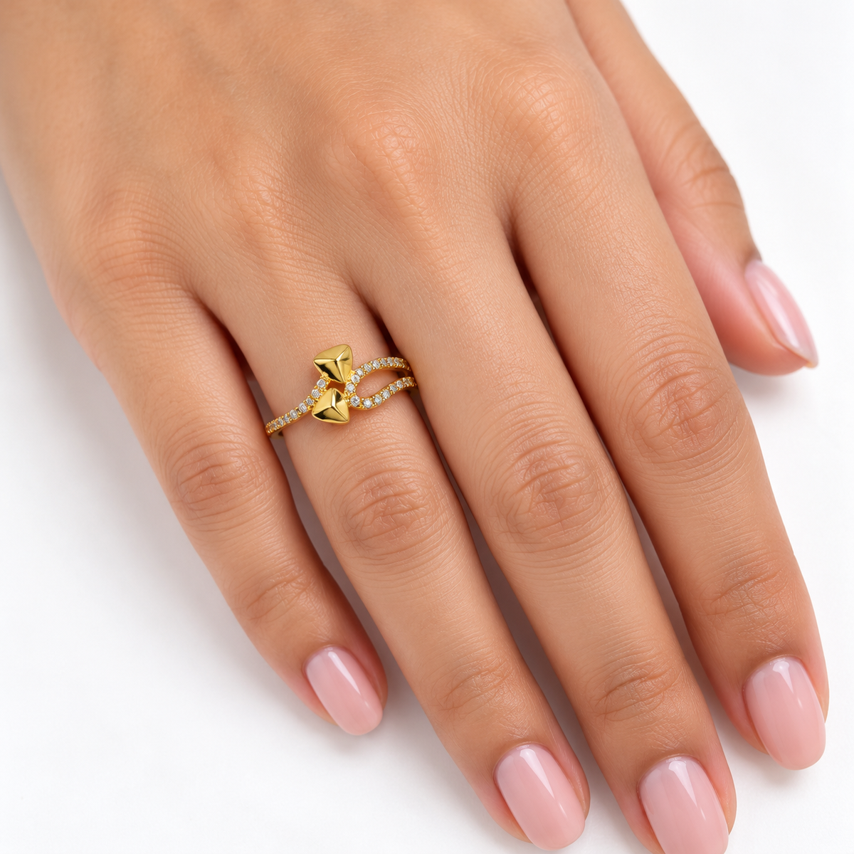 18K Gold Elegant Twin Heart White Stone Ring