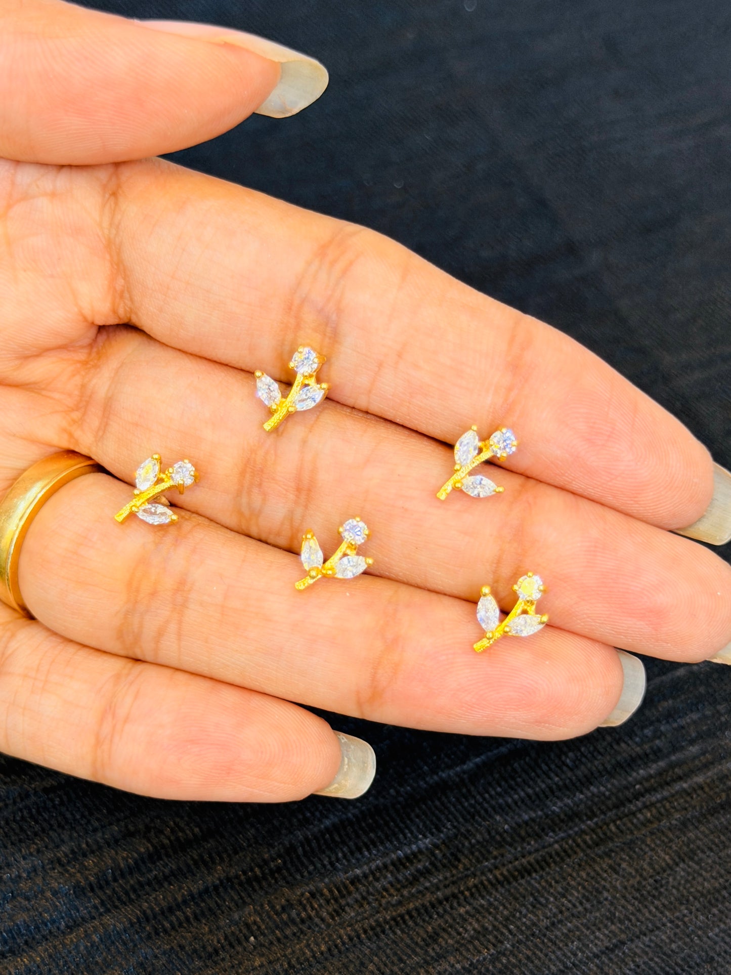 Gold-Plated 92.5 Sterling Silver Floral CZ Nose Pin