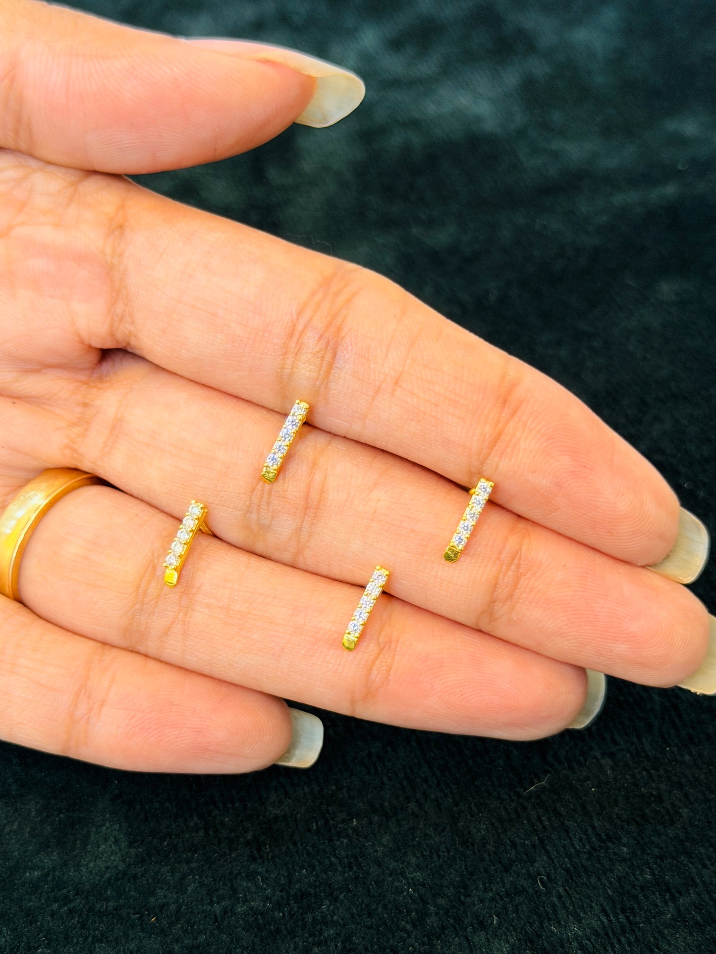 Gold-Plated 92.5 Sterling Silver 5 Stone J Nose Pin