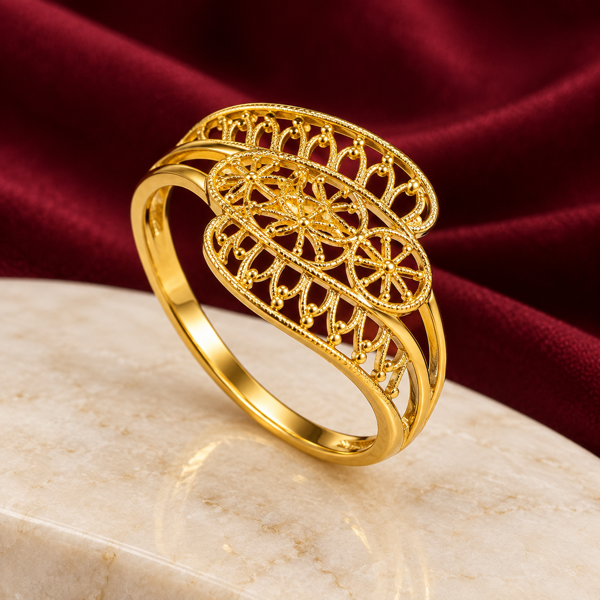 9K Gold Filigre Ring Size 18