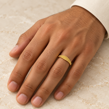 9K Gold Ribbed Band Ring Size 12