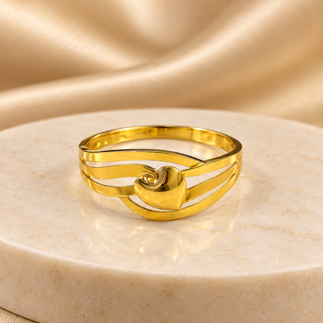 9K Gold Heart Wave Ring Size 18