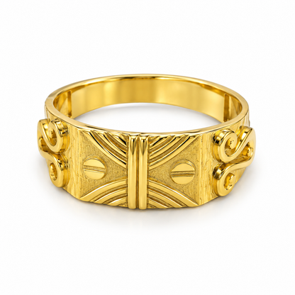 9K Gold Designer Ring Size 22