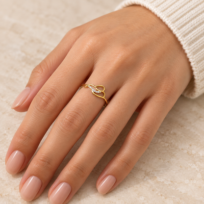 9K Gold Swirl Ring Size 13