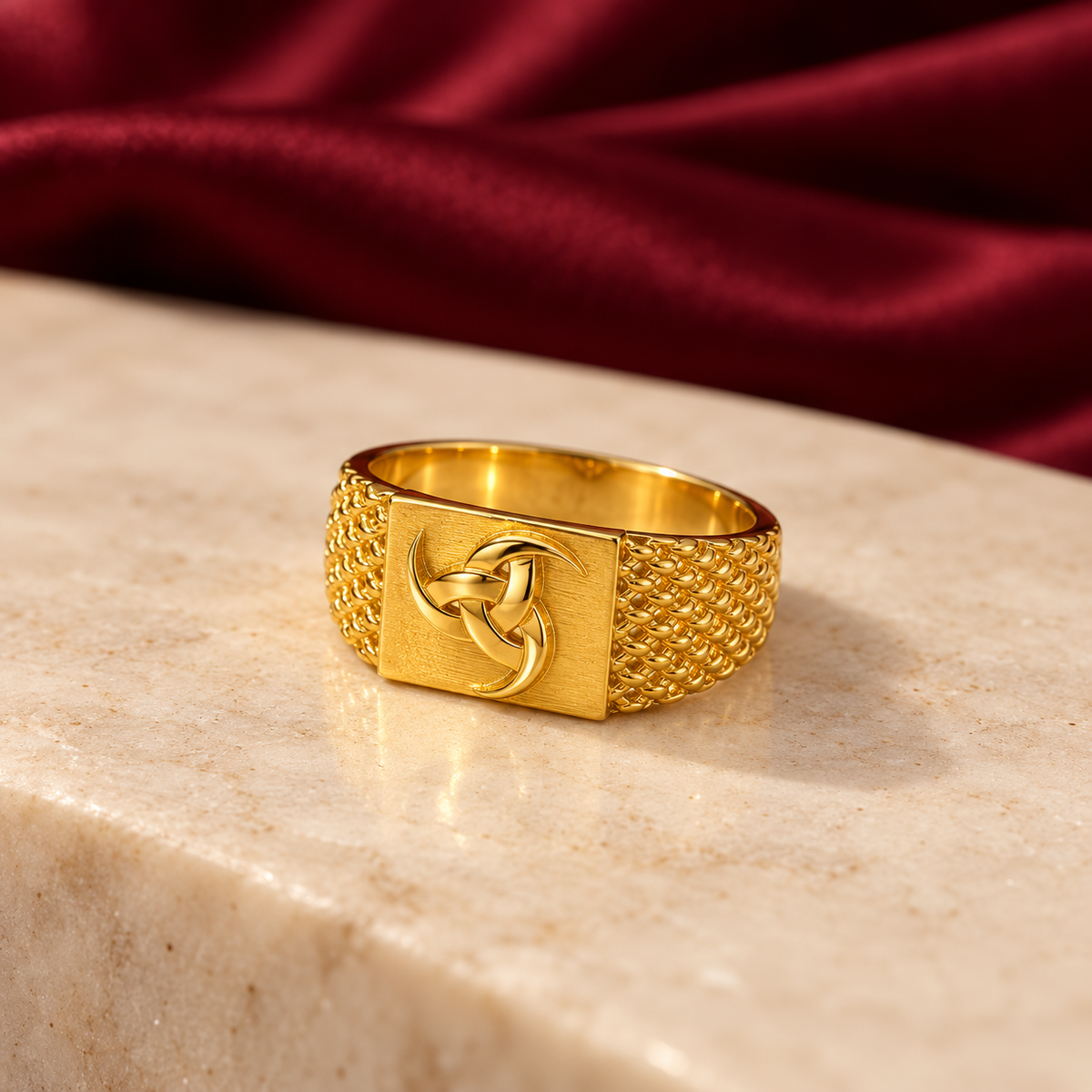 9K Gold Textured Ring Size 23