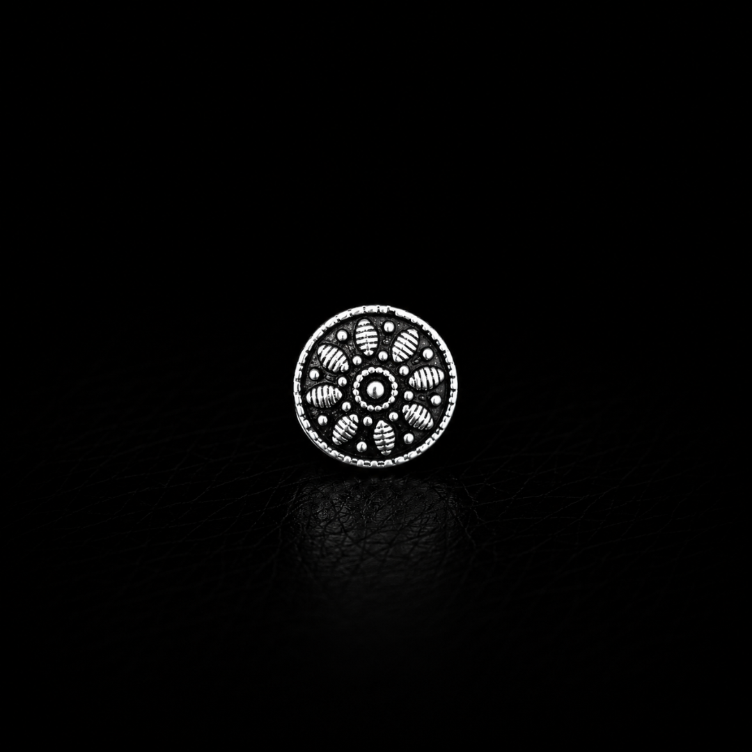 92.5 Sterling Silver Antique Floral Round Nose Pin