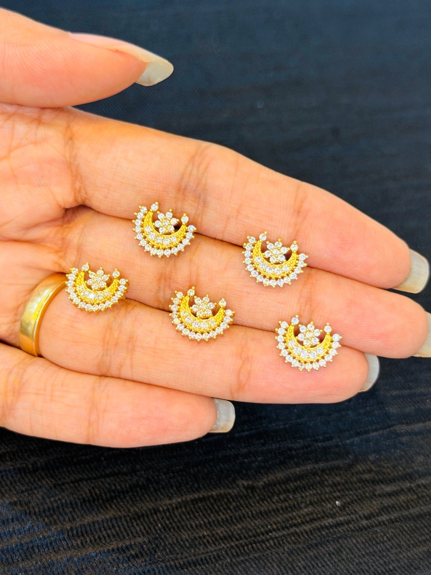 Gold-Plated 92.5 Sterling Silver Floral Crescent Nose Pin