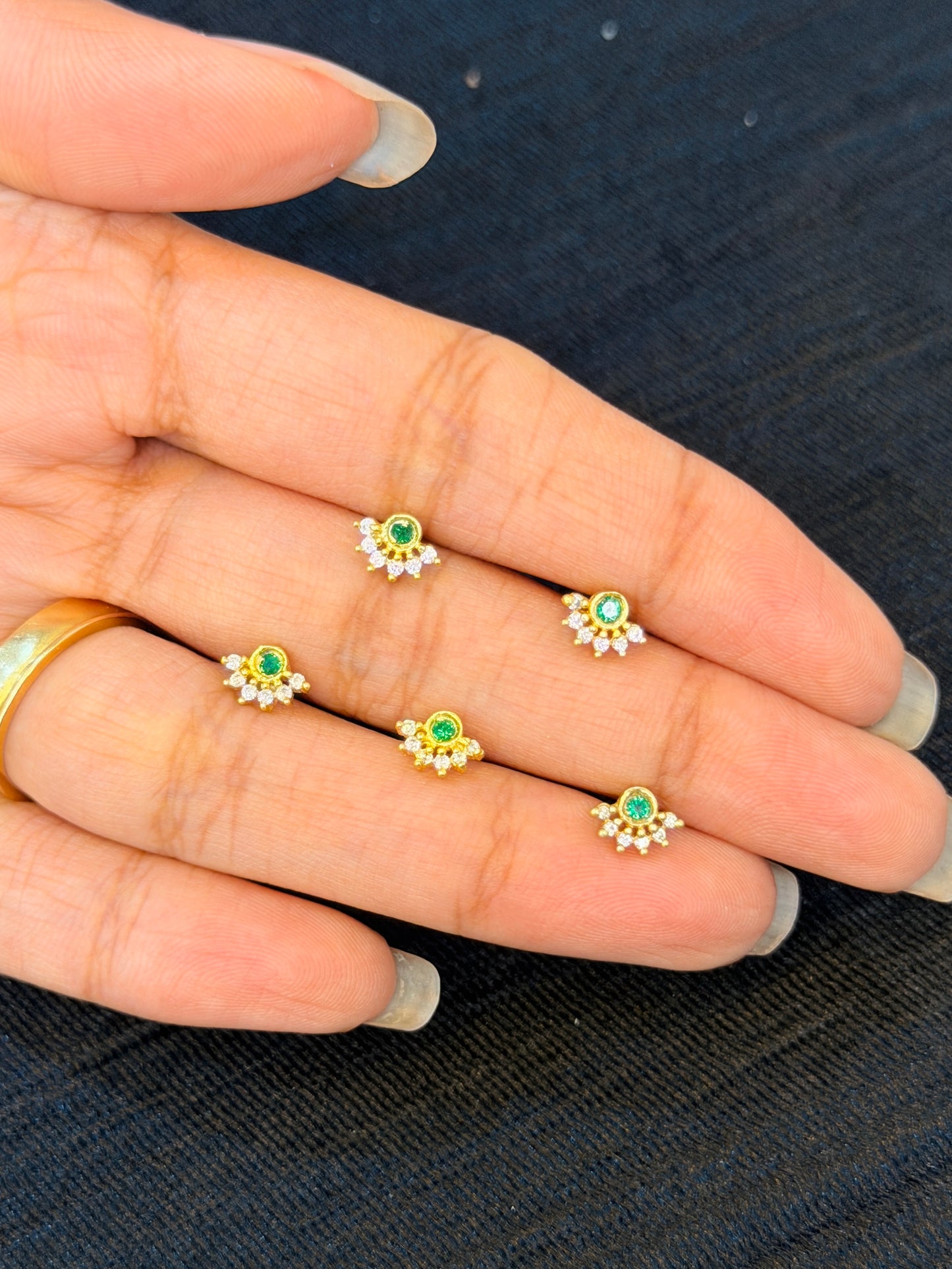Gold Plated 92.5 Sterling Silver Emerald Green CZ Floral Nose Pin