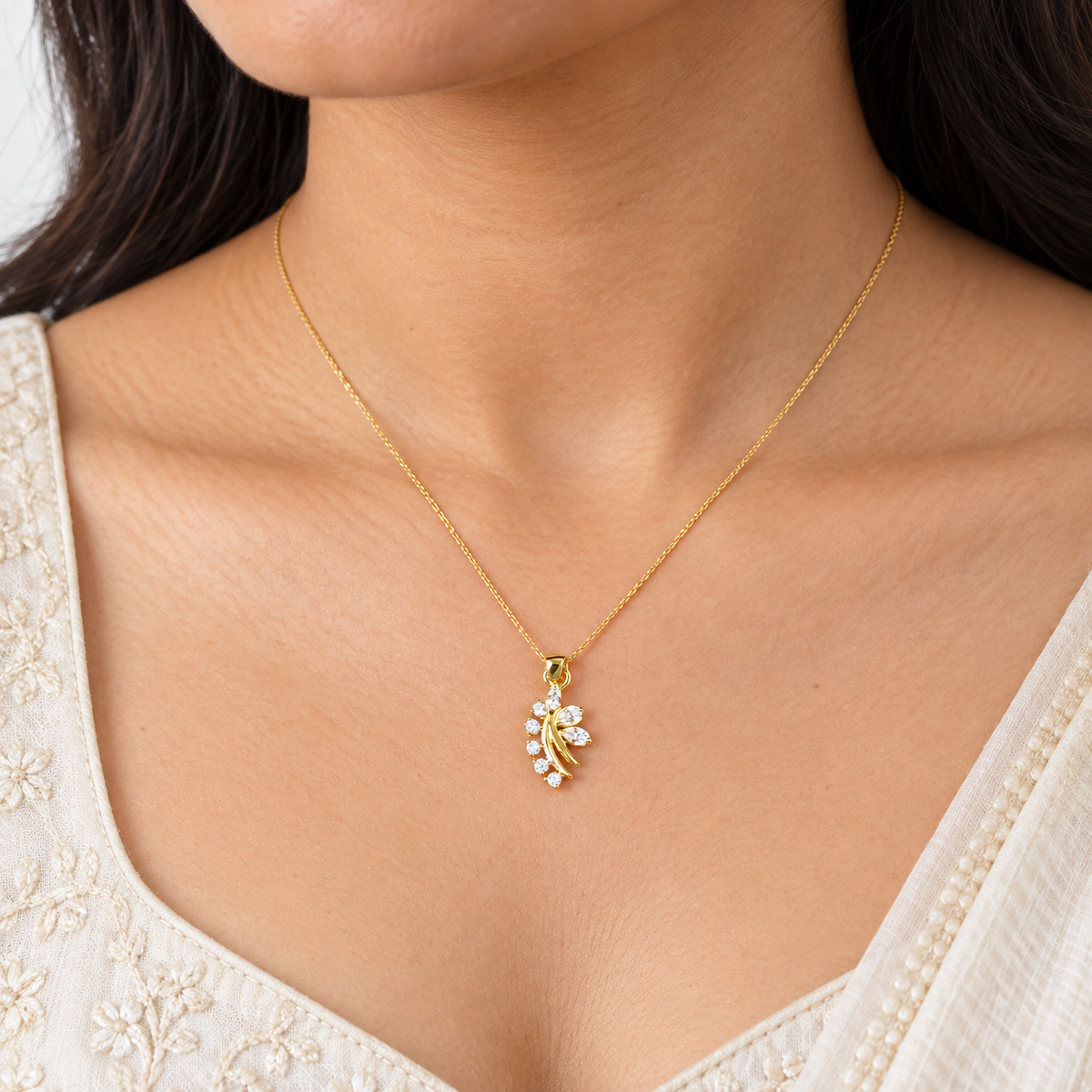 9K Gold Sparkling Leaf Pendant